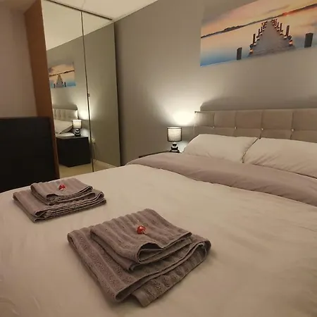 Entire In Cheswick Village Privatunterkunft