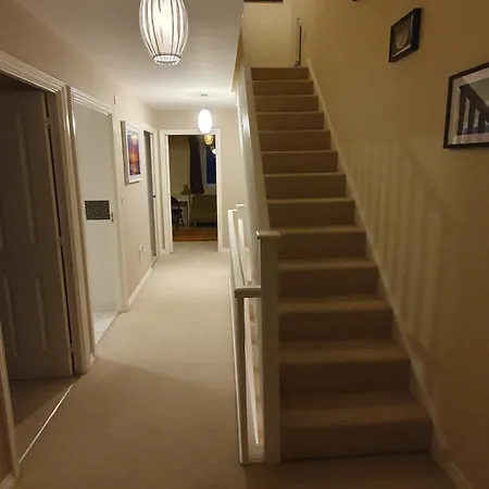 Entire In Cheswick Village Homestay Bristol
