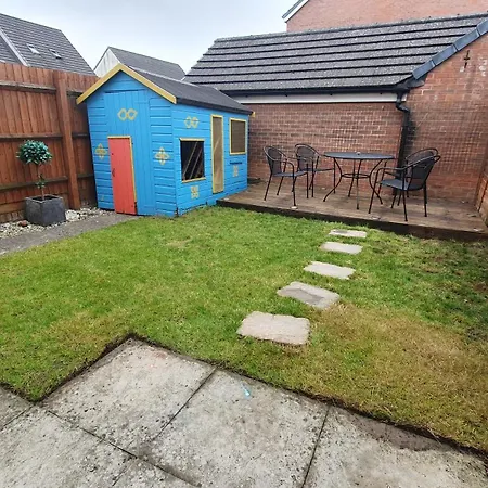 Entire In Cheswick Village *