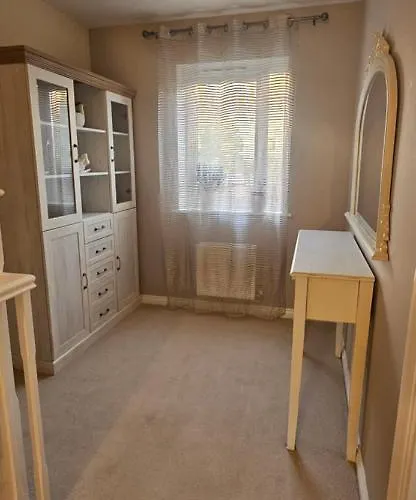 Entire In Cheswick Village Homestay Bristol