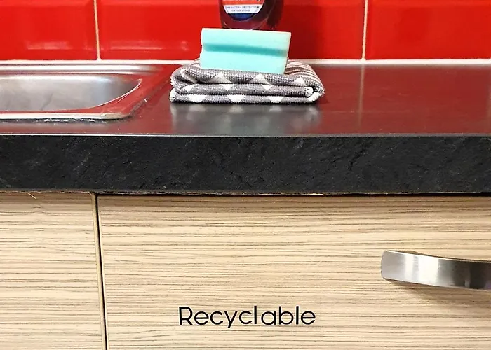 Entire In Cheswick Village