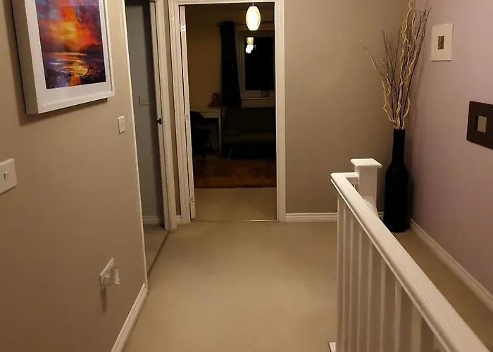 Entire In Cheswick Village Privatunterkunft