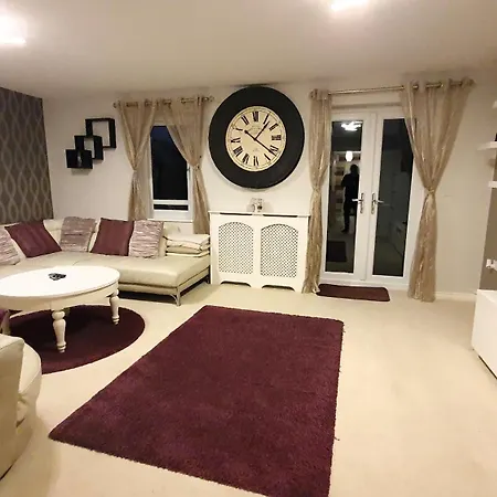 Habitación en casa particular Entire In Cheswick Village Bristol