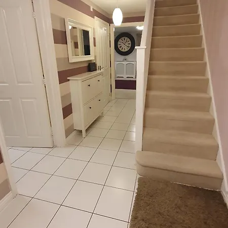 Entire In Cheswick Village Habitación en casa particular