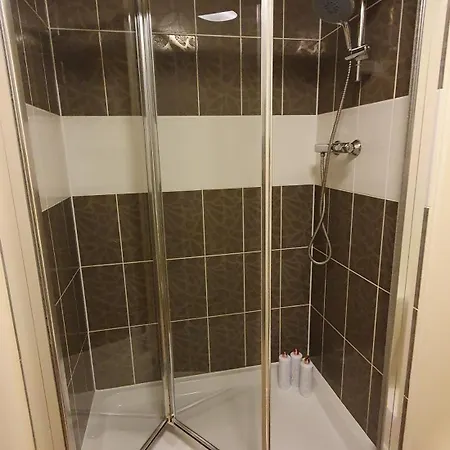 Entire In Cheswick Village Kwatera prywatna