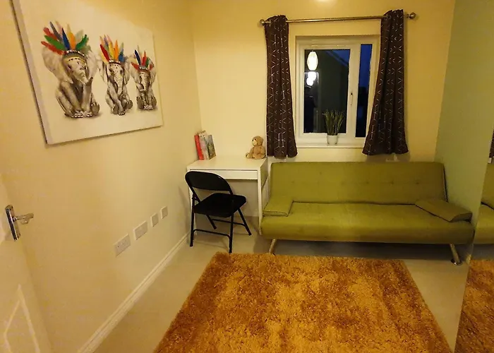 Pansiyon Entire In Cheswick Village Bristol